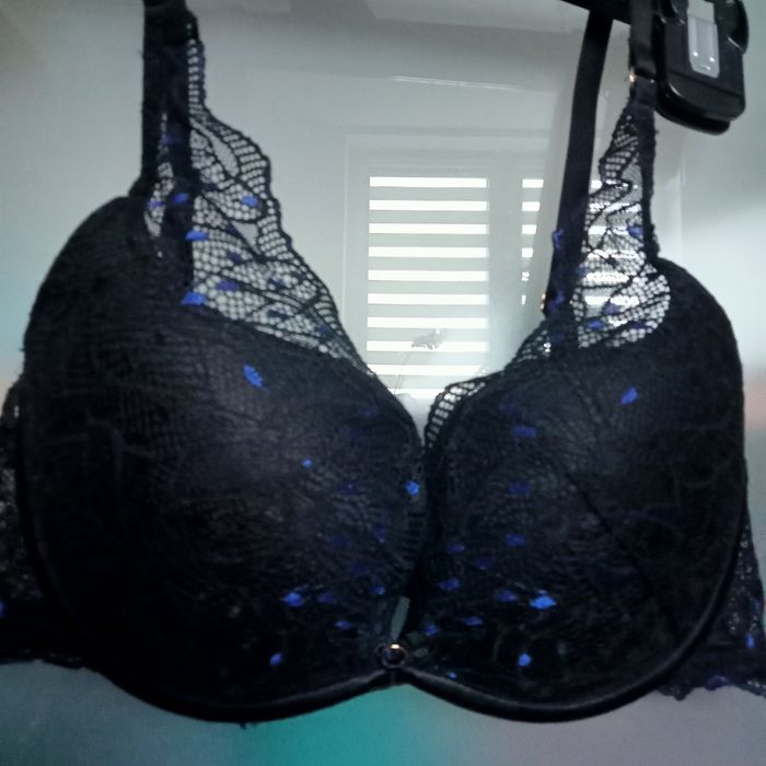 Biustonosz NOWY, push up, koronkowy Esotiq 70D