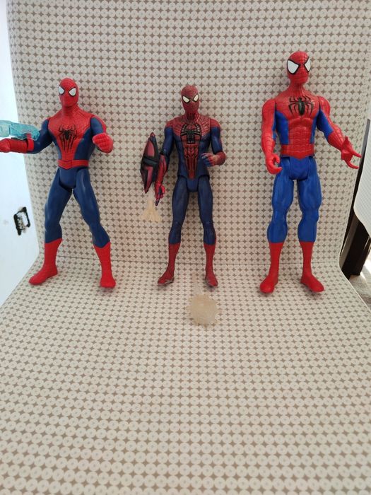 3 Spider-Man figures64586075032962120