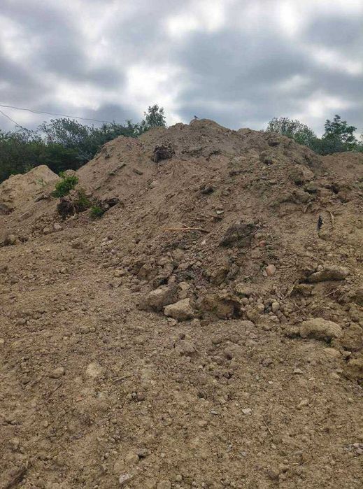 земля, грунт глинистий (суглинок) 2500 м. куб. самовивіз безкоштовно
