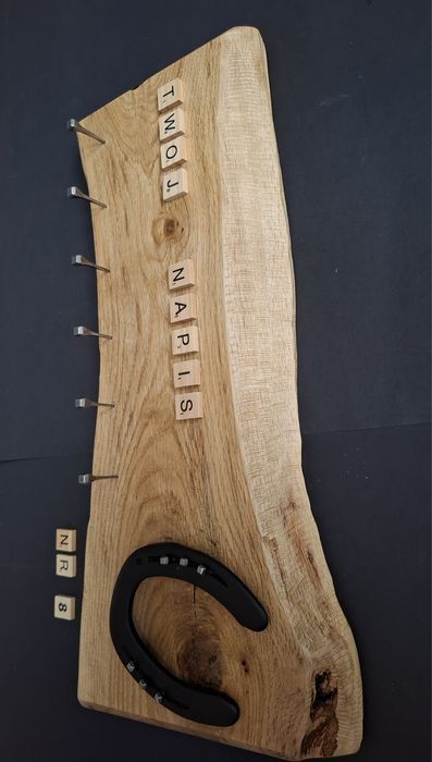 Wieszak na klucze, podkowa na szczęście, nietypowy prezent.