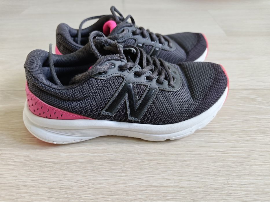 New balance кросовки жіночі 37р
