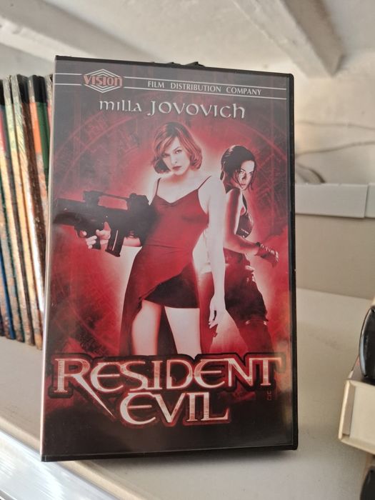 8 Filmów. Filmy na kasetach VHS