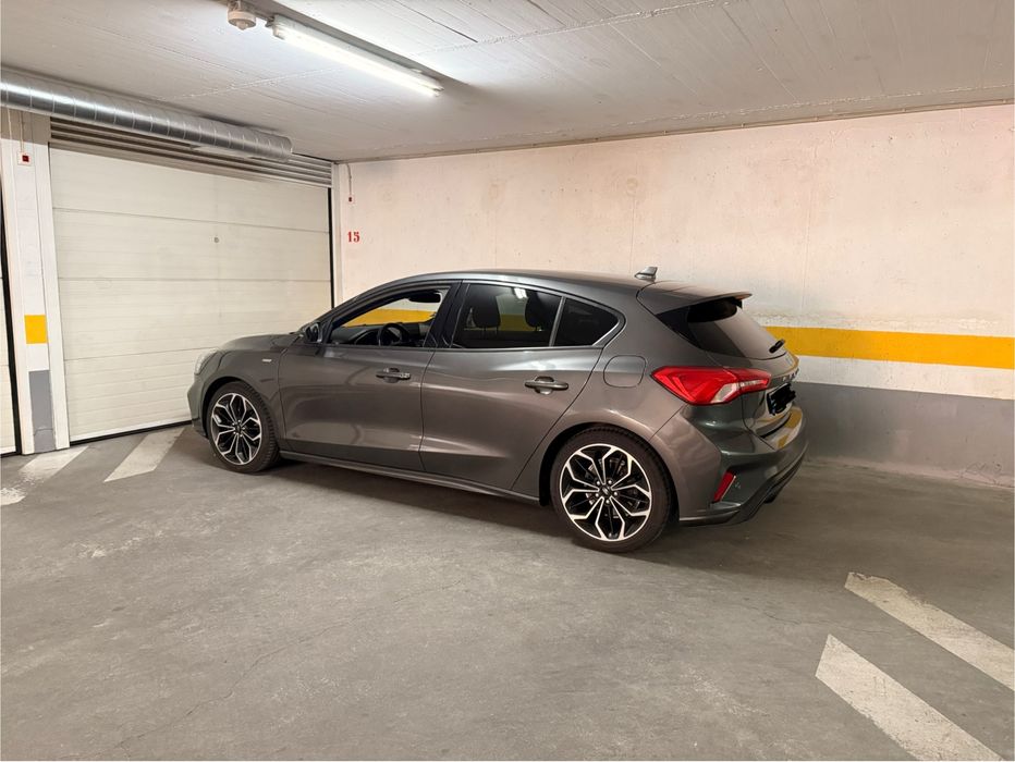 Ford Focus ST Line 1.0 Ecoboost 125CV caixa automática