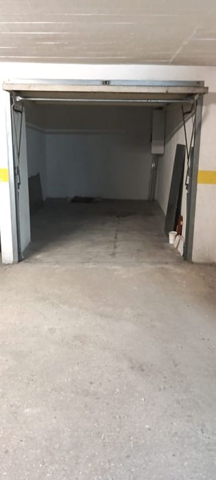 Vendo garagem box com 15 metros quadrados