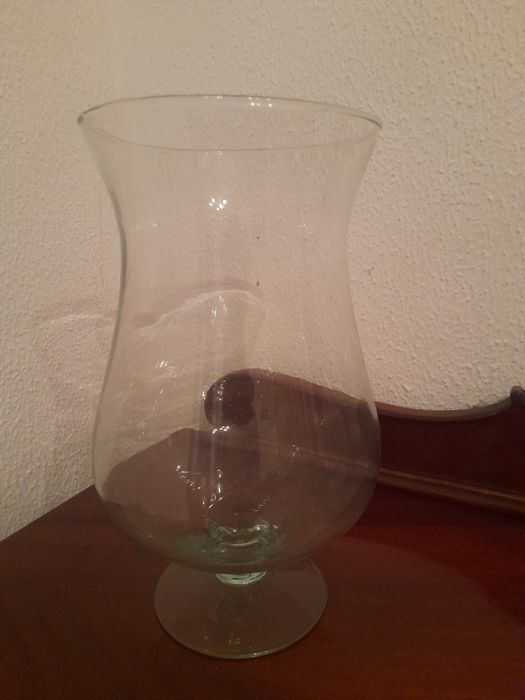 Taça de vidro decorativa