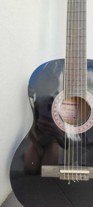 Guitarra clássica com saco