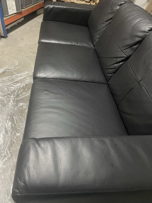 Sofá Preto em Pele como novo ( pouco uso)