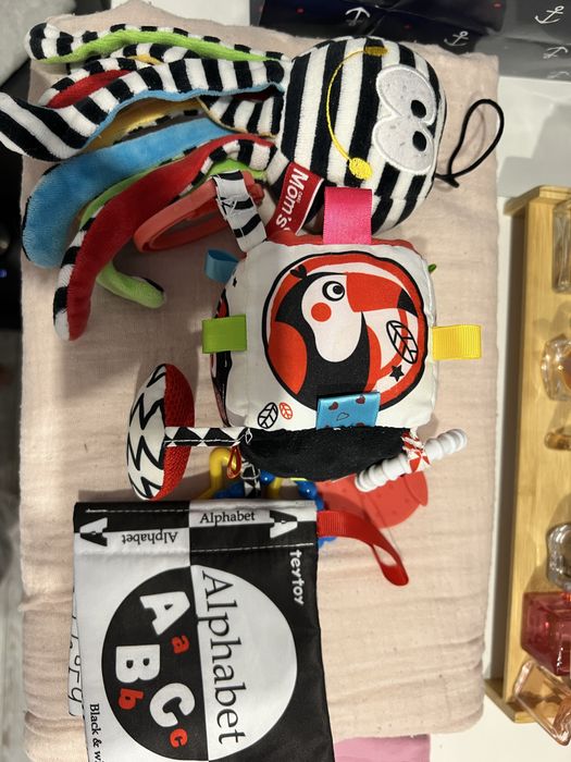 Zestaw zabawek niemowlęcych