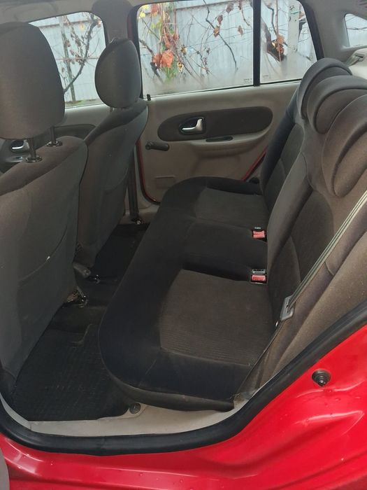 Автомобіль RENAULT Thalia