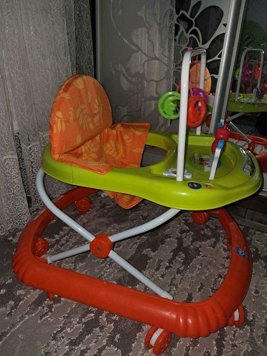 Продам дитячі ходунки