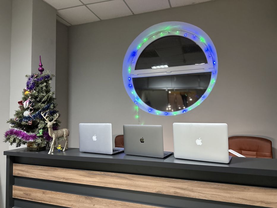 Магазин займається ремонт телефонів Apple Iphone Ipad,samsung, Xiaomi.