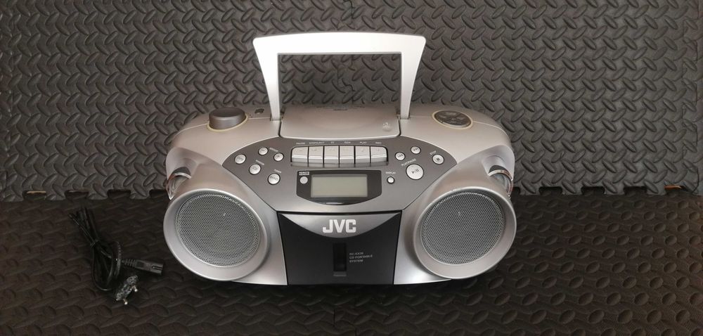 Radiomagnetofon z CD JVC RC-EX36 (boombox)