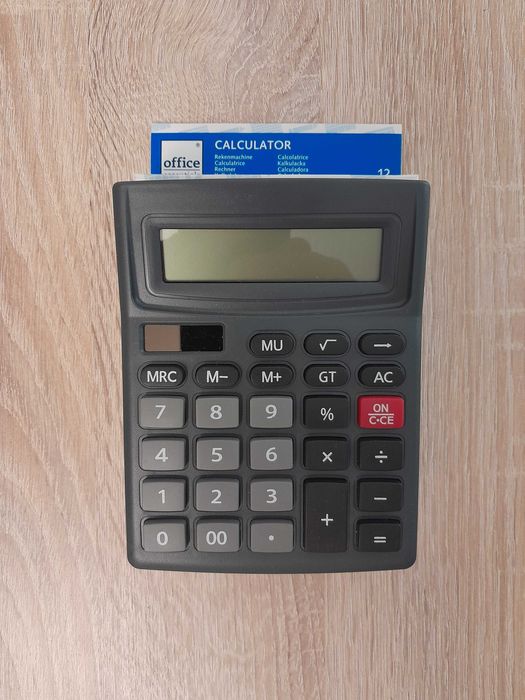 Nowy_Kalkulator - prosty_Do szkoły i biznesu_Czarny_Office Essentials