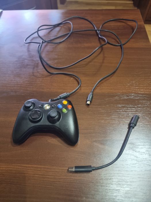 Pad przewodowy do konsoli Microsoft Xbox 360 czarny-orginalny .