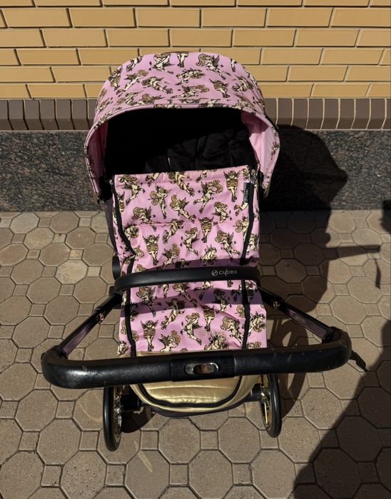 Продаю коляску Cybex Priam из лимитированной коллекции Jeremy Scott Cherubs Pink