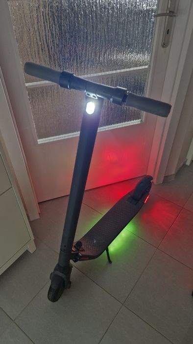 Hulajnoga Segway Ninebot Es2 z ładowarką