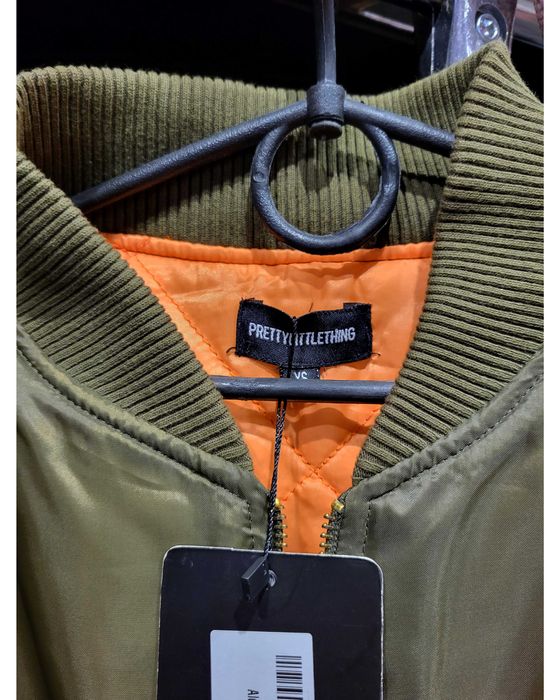 Бомбер жіночий PrettyLittleThing