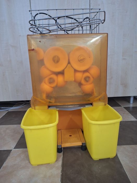 Соковижималка для цитрусових та гранату