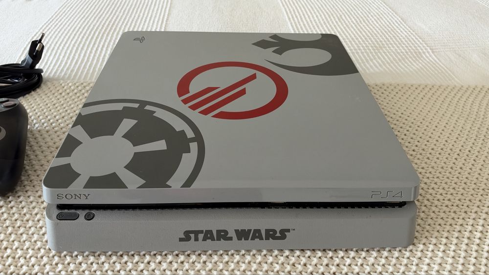 Playstation 4 Star Wars edition + comando