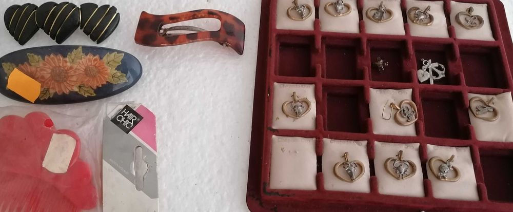 Bijutarias, lote 11, tudo por 5€