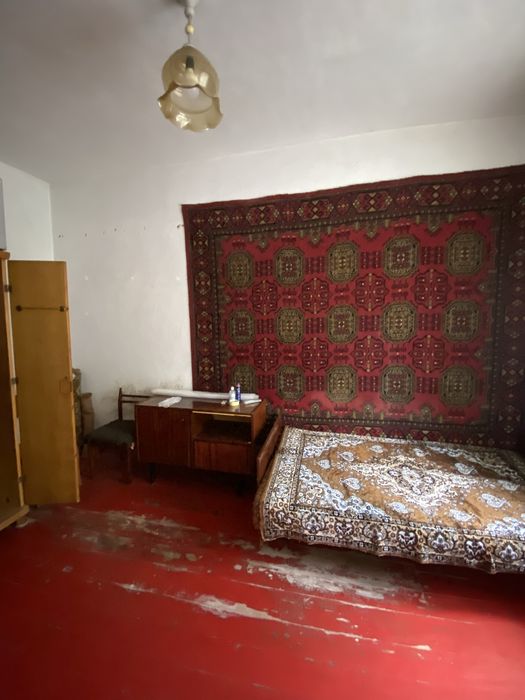 Половина будинку по вул. Автодорівська біля річки