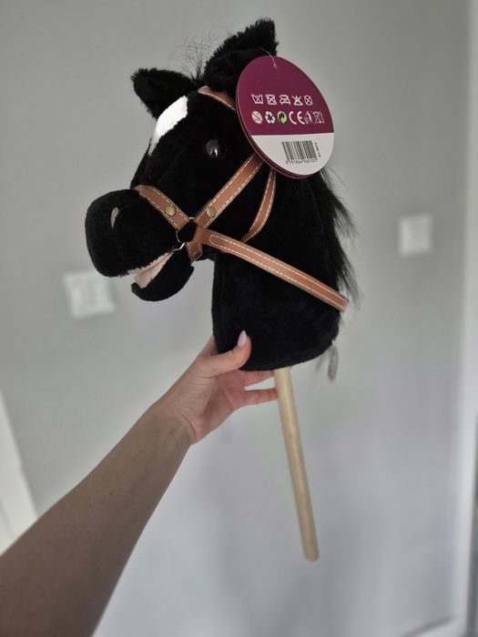 Koń na stojaku z dźwiękami odgłosami konia nowy z metką