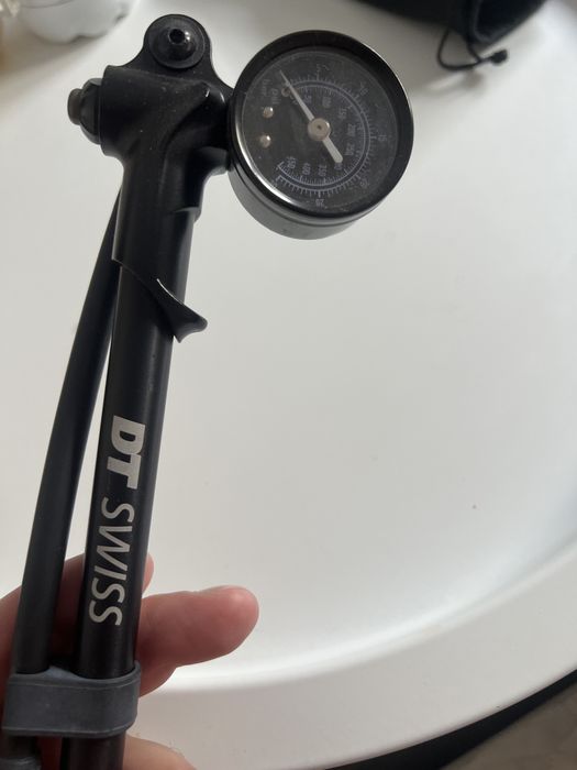 Bomba ar para suspensao bicicleta  DT Swiss
