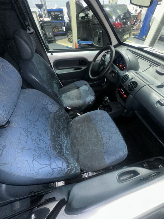 Renault kangoo comercial