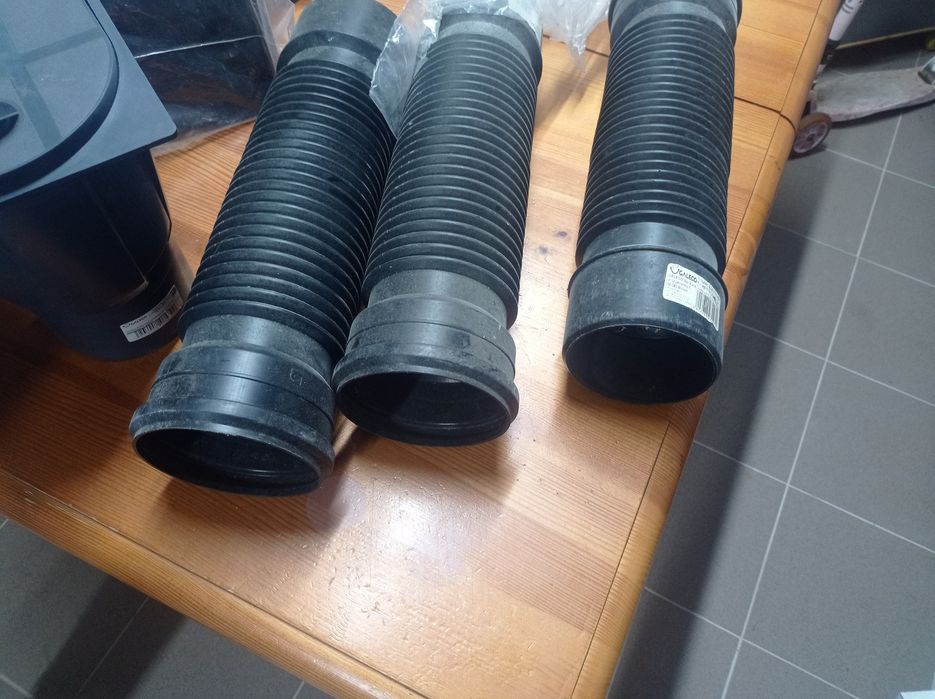 Rura przyłączeniową do osadnika