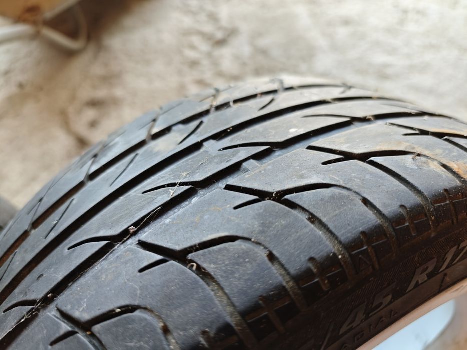 Jantes 17 pneus quase novos 205/45/17