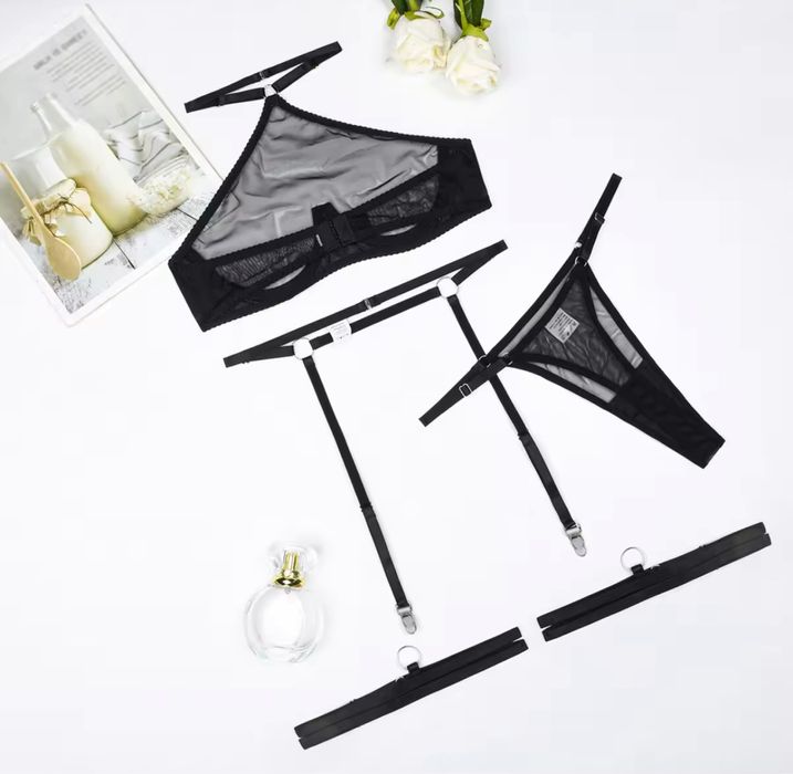 Kobieca seksowna bielizna biała