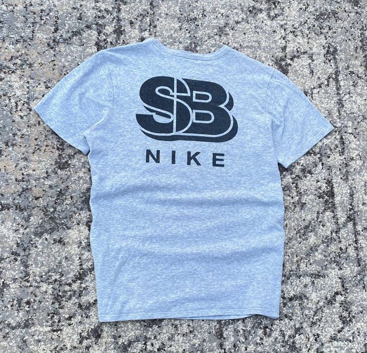 Футболка nike sb x Jordan Big logo в базовому  сірому кольорі