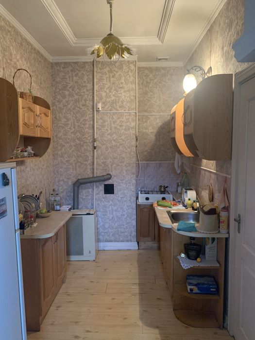 1 квартира Дмитра Гнатюка ( Толстого)