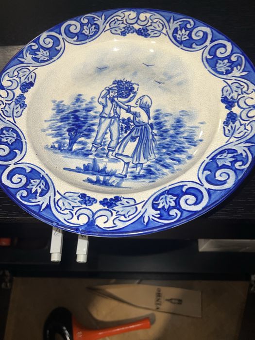 Vendo lindas travessas e pratos pintados à mão da Argilart