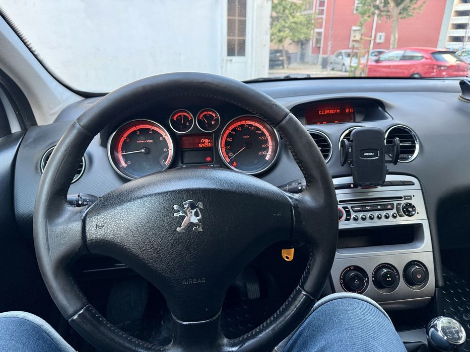 Peugeot 308 — fotografia 9