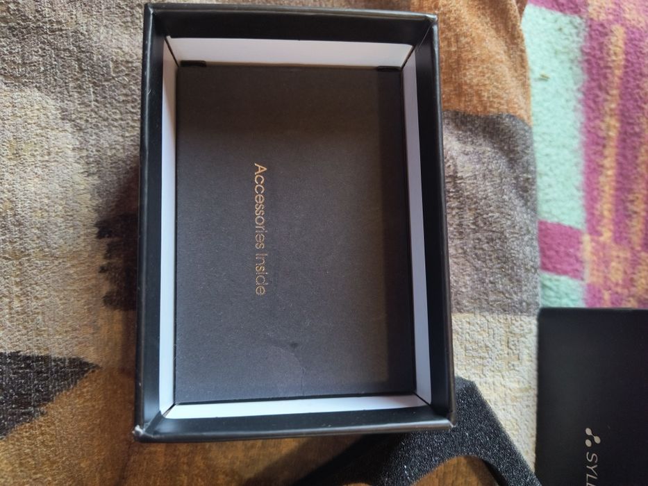 Продам кейс для наушників