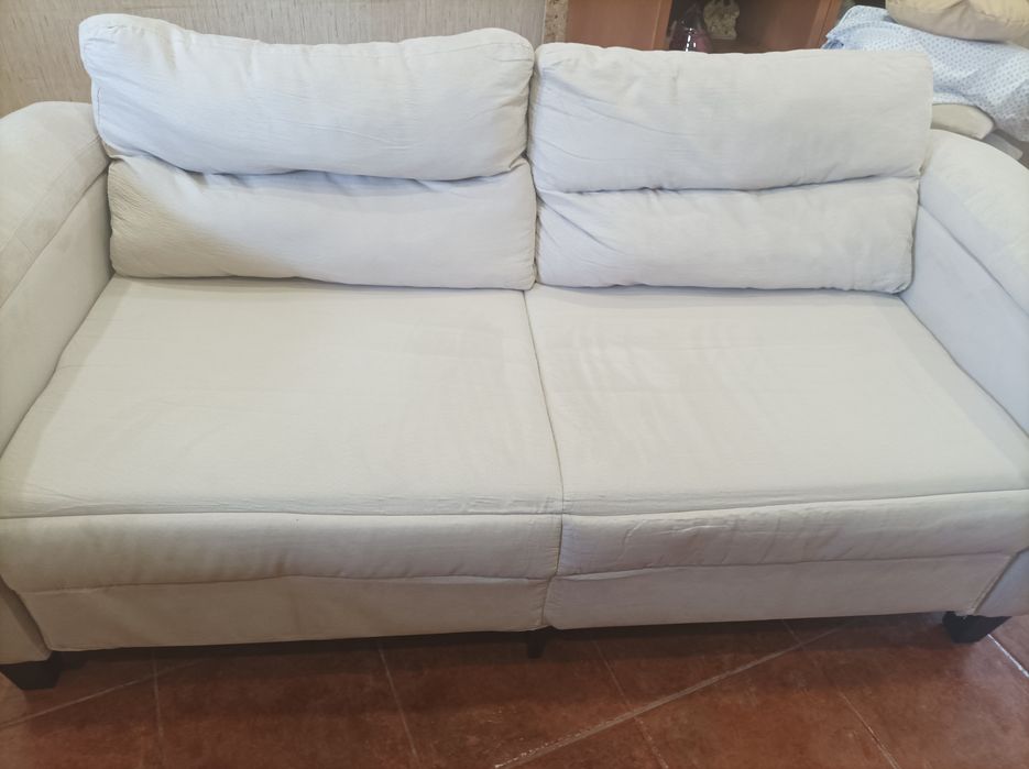 Sofá de 2 lugares como Novo