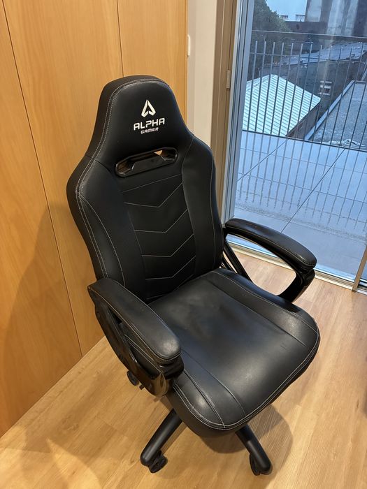 Cadeira Gamer Alpha Gamer em bom estado