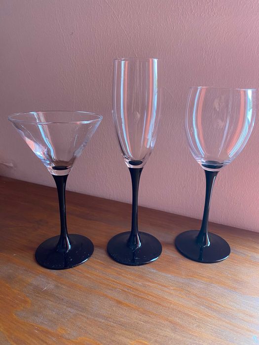 Conjunto de copos de vinho / espumante / martini