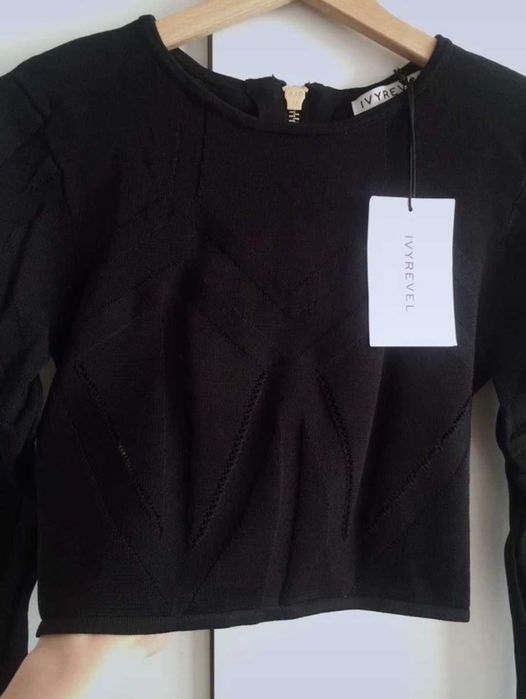 Ivyrevel czarna bluzka sweter crop top geometryczny wzór złoty suwak