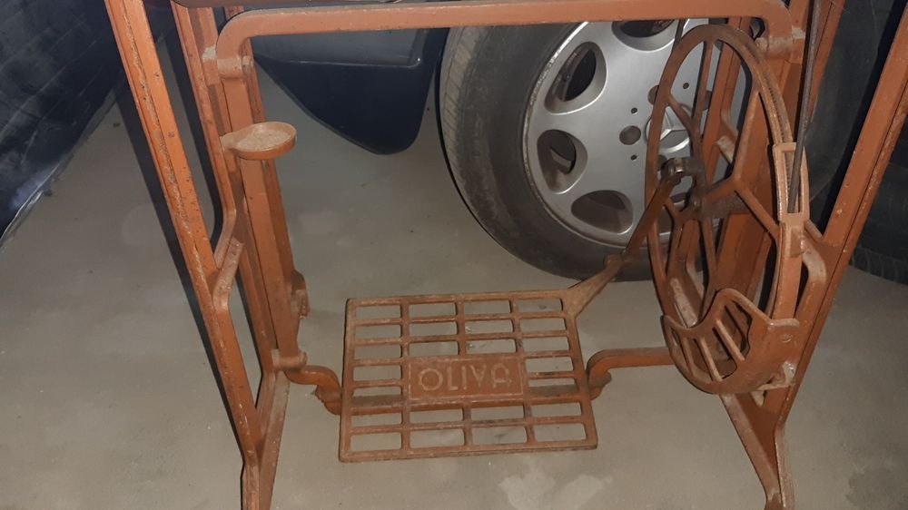 Máquina de costura Oliva
