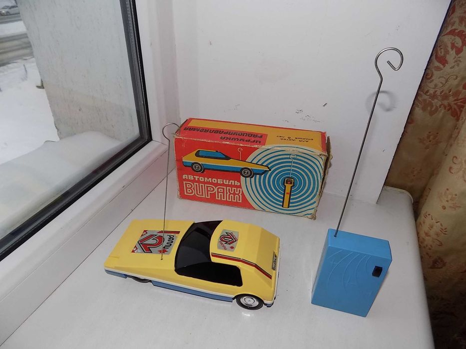 Радиоуправляемая машинка Вираж СССР в рабочем состоянии