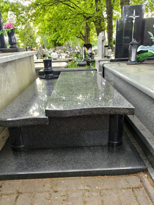 Odstąpie miejsce na cmentarzu