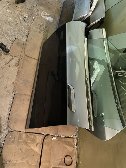 Двері , дверь , дверка Tesla Model S