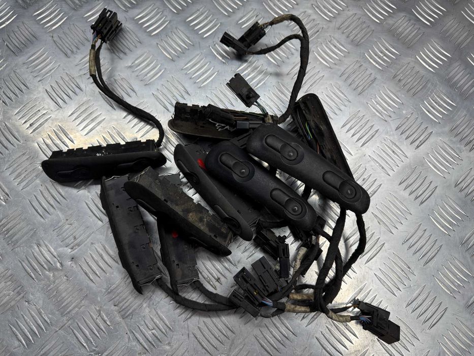 Кнопка стеклоподъемника правая Opel Omega B Опель Омега Б 90438545