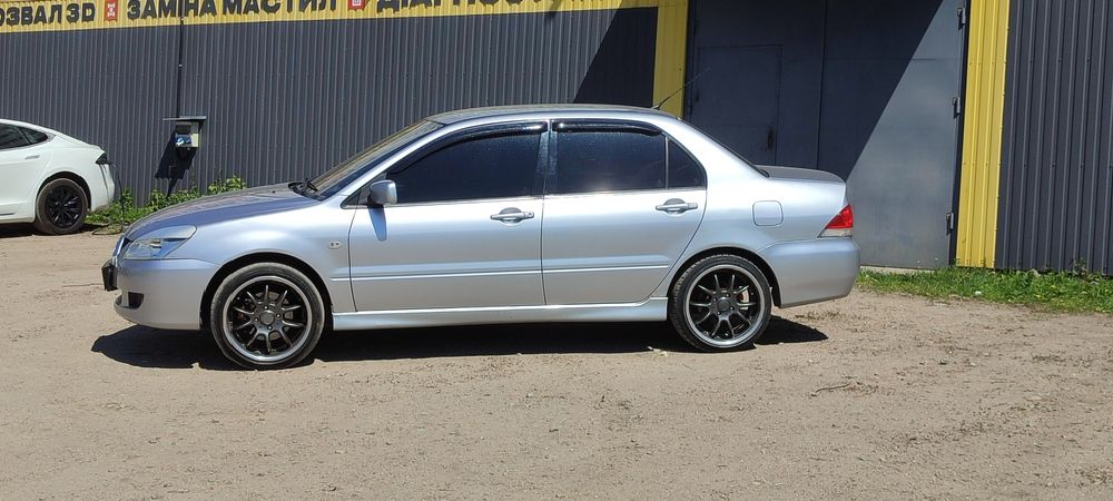 Mitmitsubishi lancer 9
