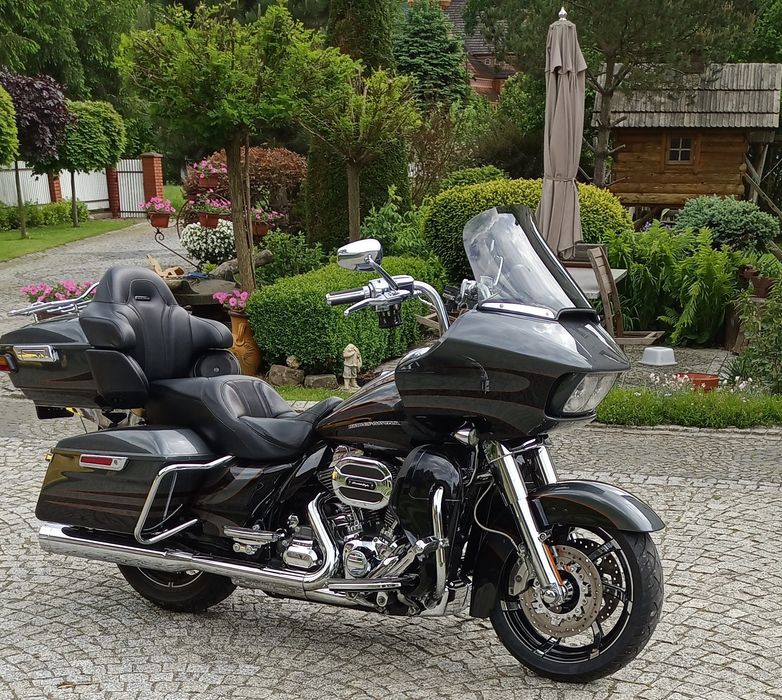 Harley Davidson Road Glide CVO  FLTRUSE110 SCREAMIN EAGLE