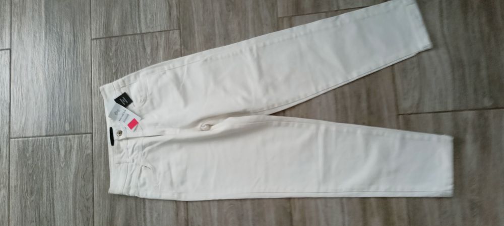 Nowe dżinsy Mohito R32 XXS