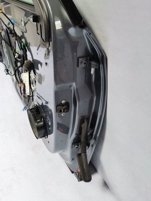 drzwi lewe  tył passat gt usa b7 lift b8 16-18 oryginał