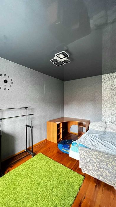 Продам половину будинку на Богунії, овремий двір! Без Комісії!